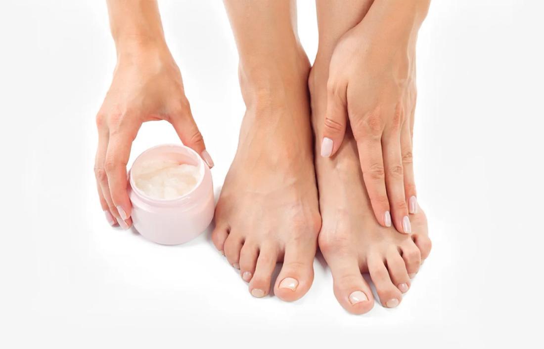 Use Foot powder to avoid shoebite